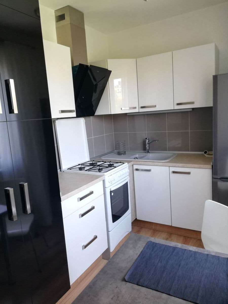 Prenájom bytu 2-izbový 65 m², Cerhenická, Praha, Praha Prenájom bytu 2-izbový 65 m², Cerhenická, Praha, Praha