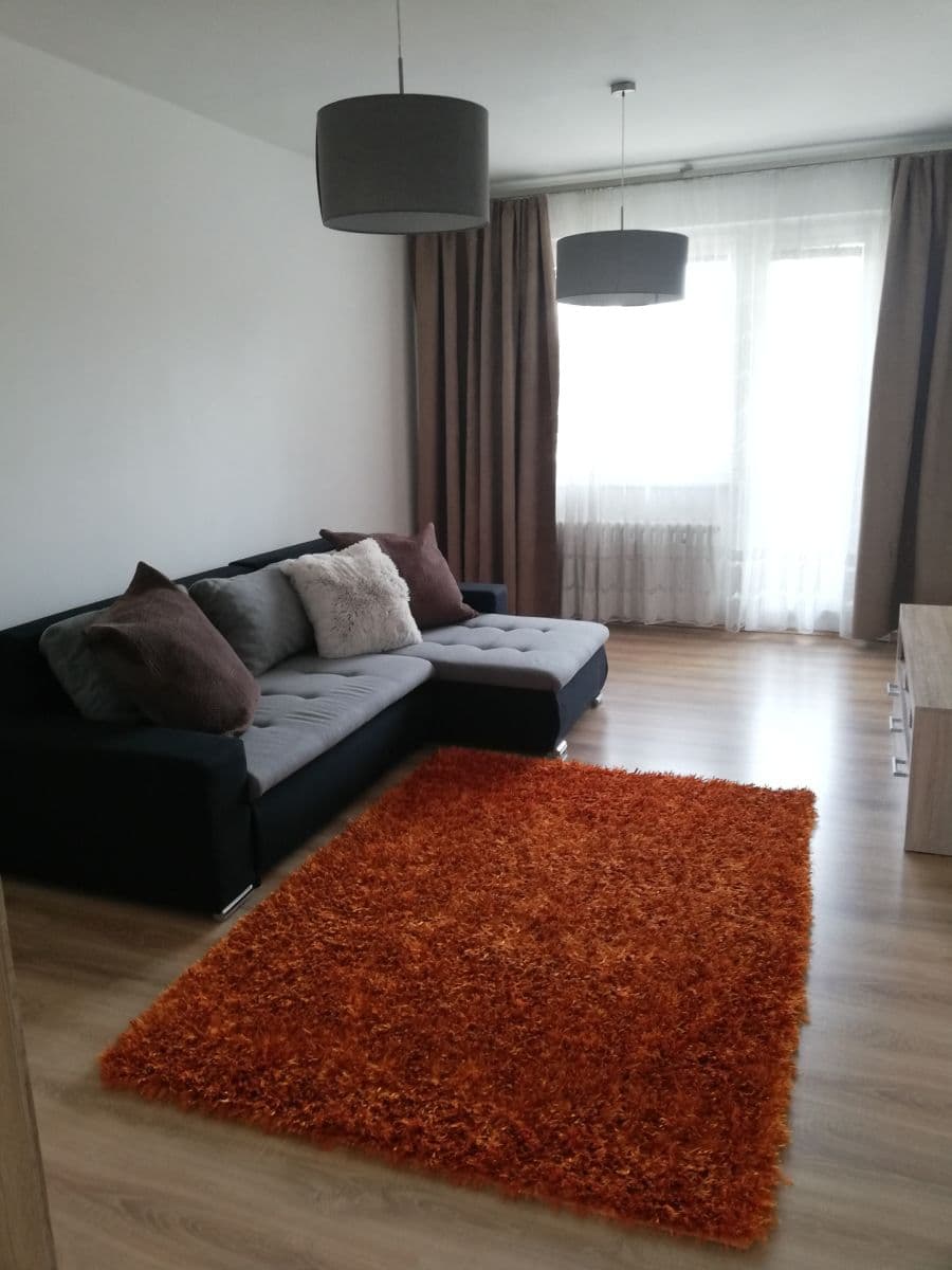 Prenájom bytu 2-izbový 65 m², Cerhenická, Praha, Praha Prenájom bytu 2-izbový 65 m², Cerhenická, Praha, Praha