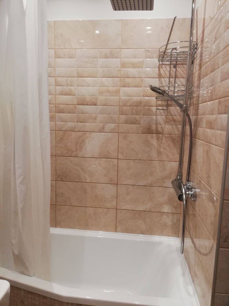 Prenájom bytu 2-izbový 65 m², Cerhenická, Praha, Praha Prenájom bytu 2-izbový 65 m², Cerhenická, Praha, Praha