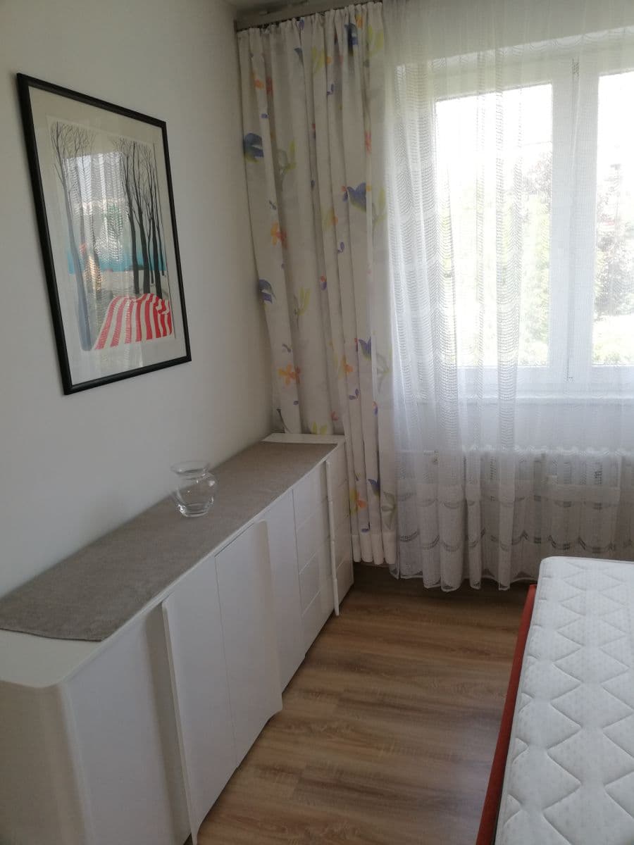 Prenájom bytu 2-izbový 65 m², Cerhenická, Praha, Praha Prenájom bytu 2-izbový 65 m², Cerhenická, Praha, Praha