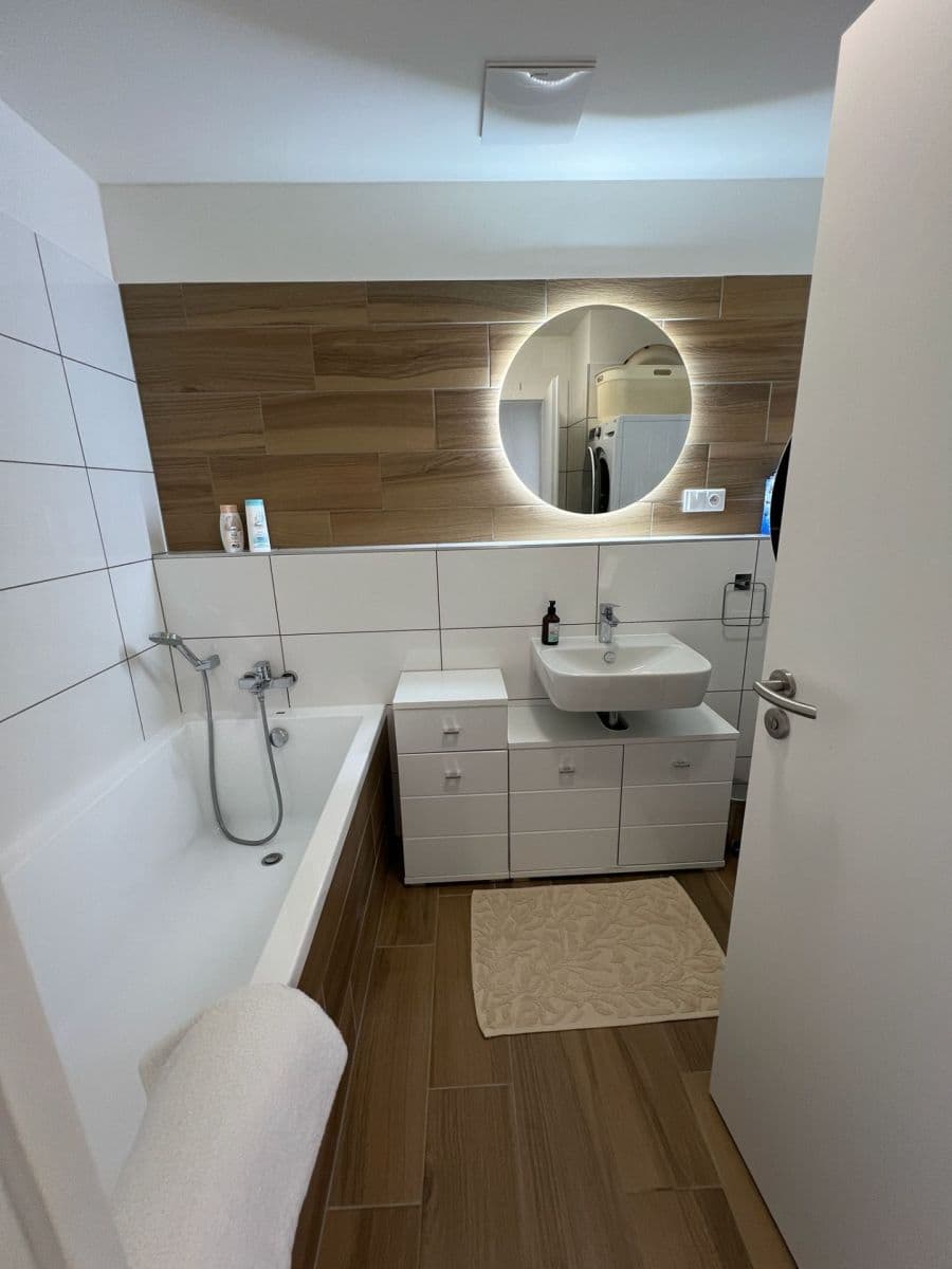 Prenájom bytu 3-izbový 76 m², V Kolonii, Nymburk, Středočeský kraj Prenájom bytu 3-izbový 76 m², V Kolonii, Nymburk, Středočeský kraj