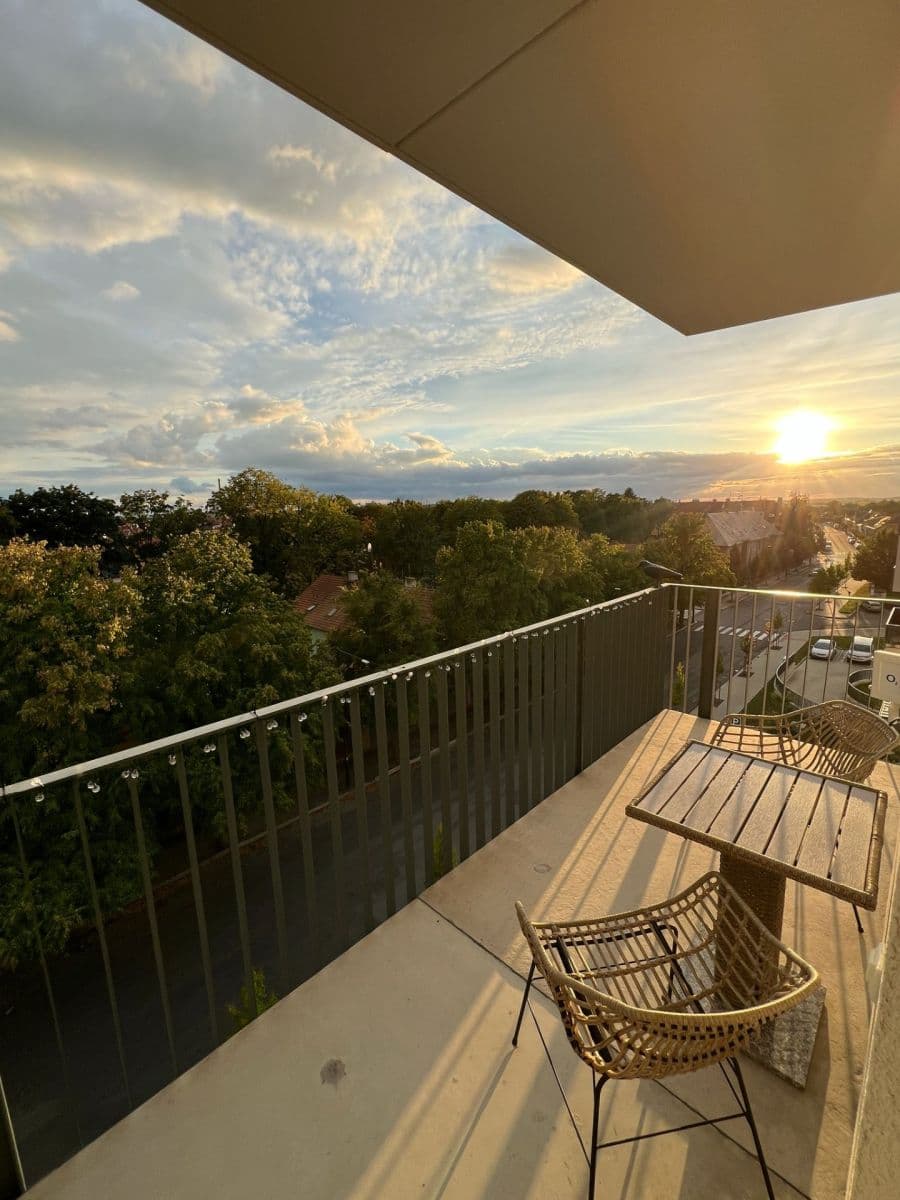 Prenájom bytu 3-izbový 76 m², V Kolonii, Nymburk, Středočeský kraj Prenájom bytu 3-izbový 76 m², V Kolonii, Nymburk, Středočeský kraj