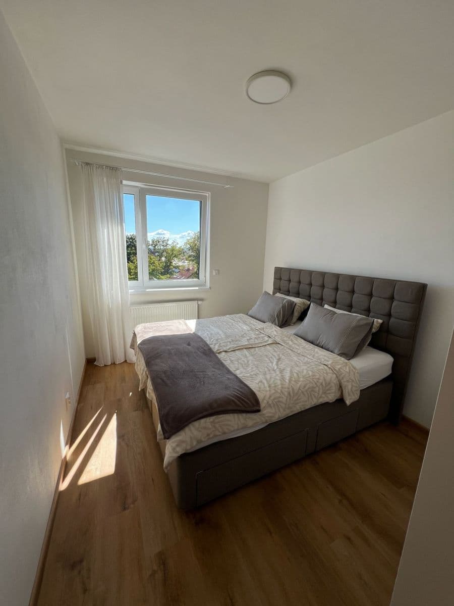 Prenájom bytu 3-izbový 76 m², V Kolonii, Nymburk, Středočeský kraj Prenájom bytu 3-izbový 76 m², V Kolonii, Nymburk, Středočeský kraj