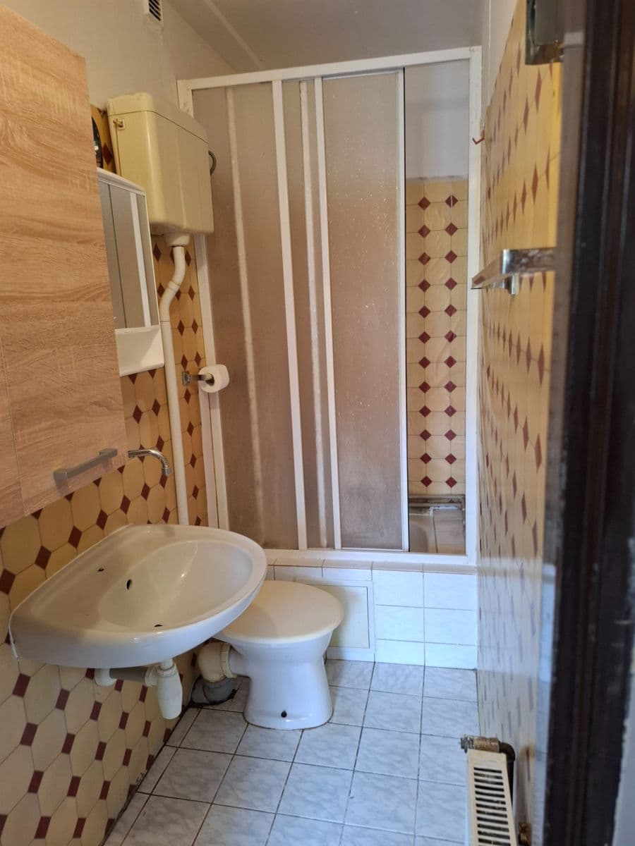 Prenájom bytu 1-izbový 27 m², Hornická, Jinočany, Středočeský kraj Prenájom bytu 1-izbový 27 m², Hornická, Jinočany, Středočeský kraj