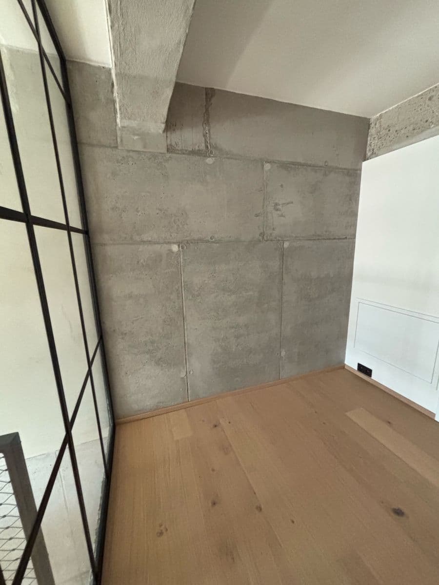 Prenájom bytu 3-izbový 66 m², Kolbenova, Praha, Praha Prenájom bytu 3-izbový 66 m², Kolbenova, Praha, Praha