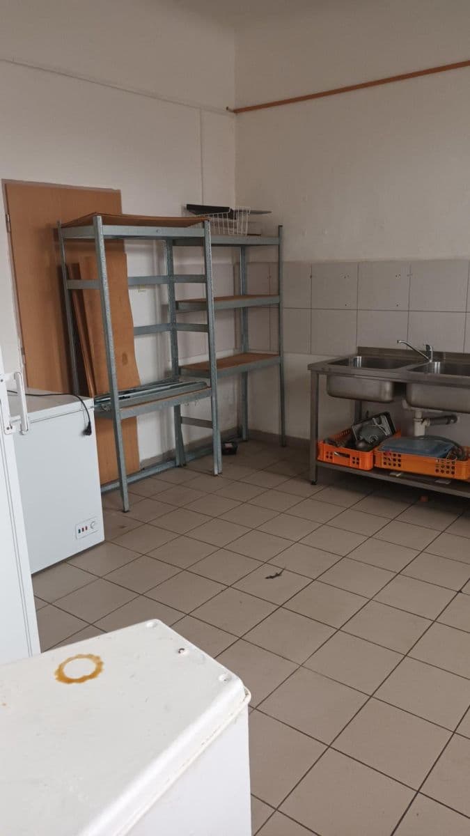 Prenájom nebytového priestoru 450 m², Střelniční, Frenštát pod Radhoštěm, Moravskoslezský kraj Prenájom nebytového priestoru 450 m², Střelniční, Frenštát pod Radhoštěm, Moravskoslezský kraj