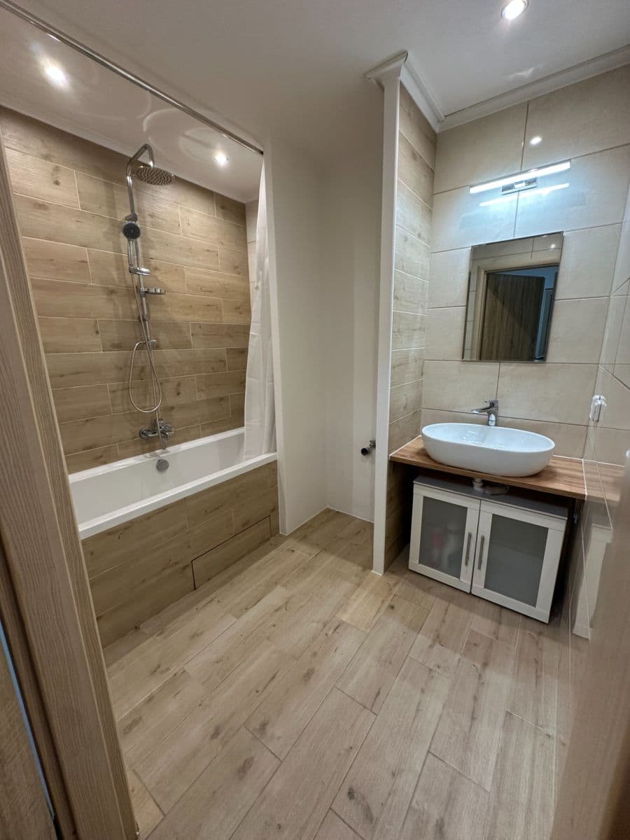 Prenájom bytu 3-izbový 65 m², Novodvorská, Frýdek-Místek, Moravskoslezský kraj Prenájom bytu 3-izbový 65 m², Novodvorská, Frýdek-Místek, Moravskoslezský kraj