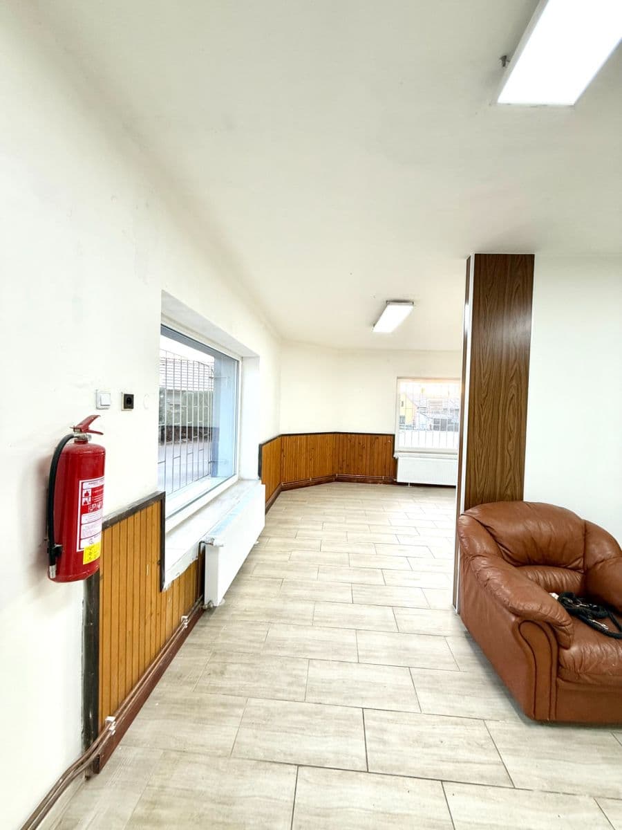 Prenájom domu 140 m², pozemek 50 m², Mělnická, Tišice, Středočeský kraj Prenájom domu 140 m², pozemek 50 m², Mělnická, Tišice, Středočeský kraj