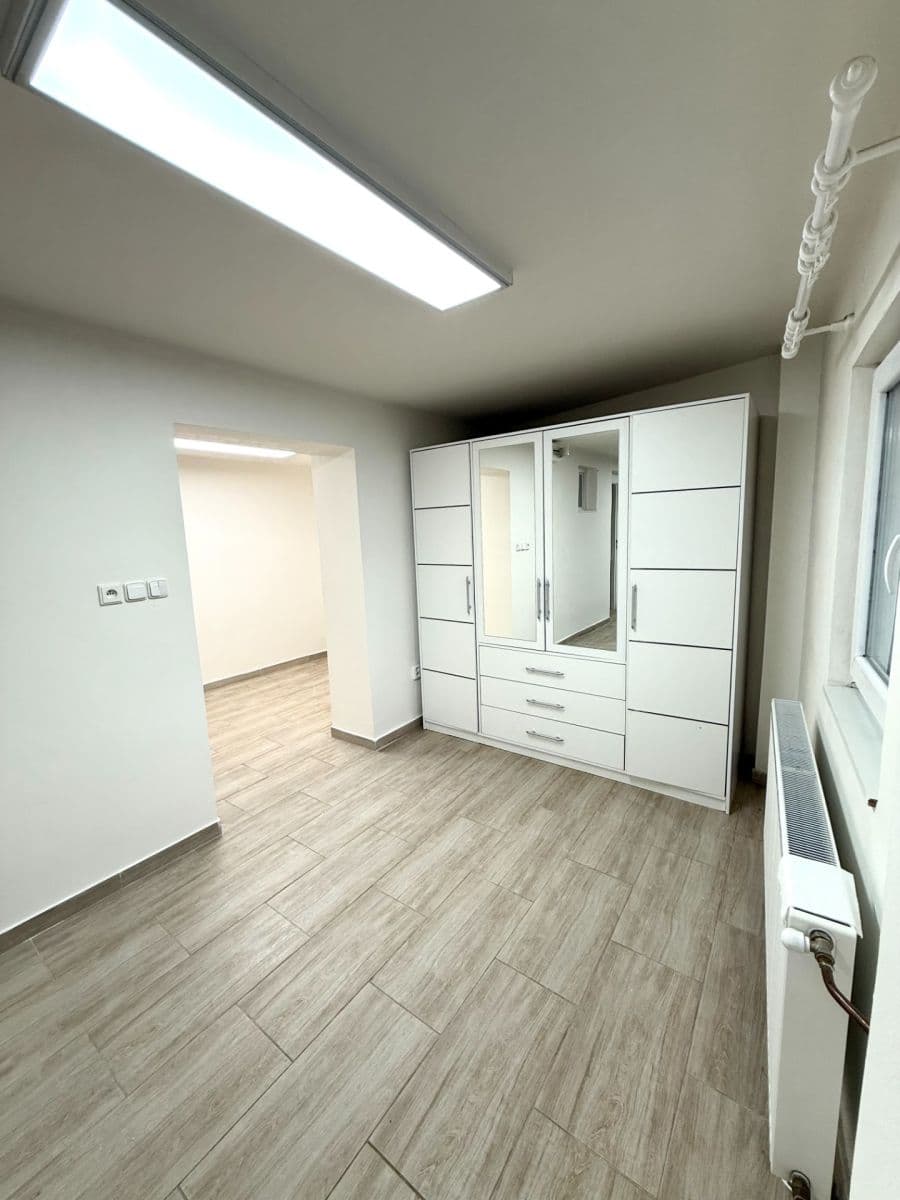 Prenájom domu 140 m², pozemek 50 m², Mělnická, Tišice, Středočeský kraj Prenájom domu 140 m², pozemek 50 m², Mělnická, Tišice, Středočeský kraj