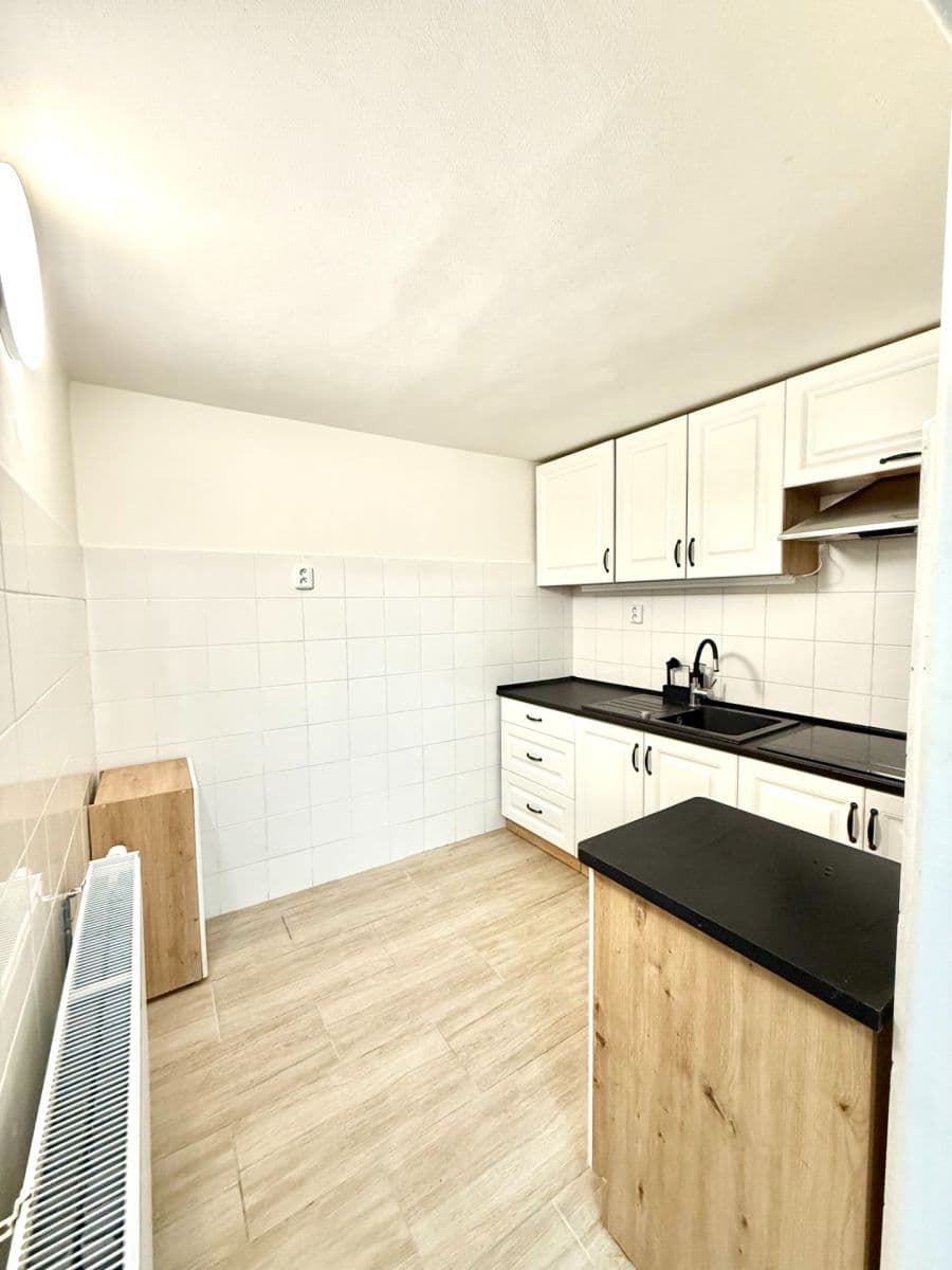 Prenájom domu 140 m², pozemek 50 m², Mělnická, Tišice, Středočeský kraj Prenájom domu 140 m², pozemek 50 m², Mělnická, Tišice, Středočeský kraj