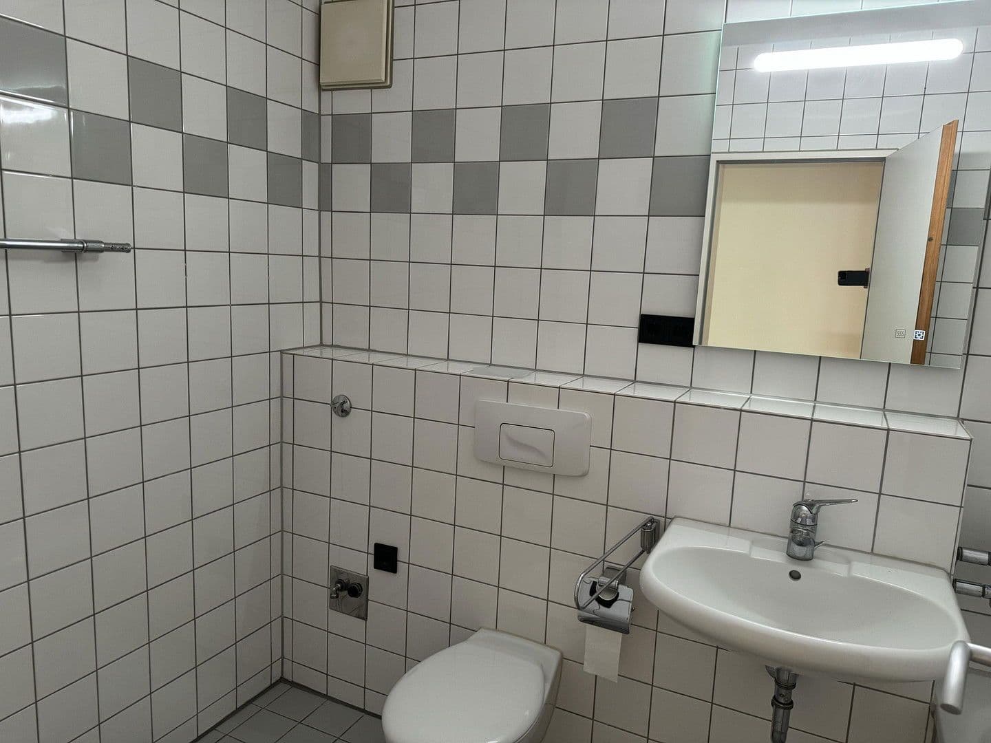 Predaj bytu 1-izbový 40 m², Hennigsdorf, Brandenbursko Predaj bytu 1-izbový 40 m², Hennigsdorf, Brandenbursko