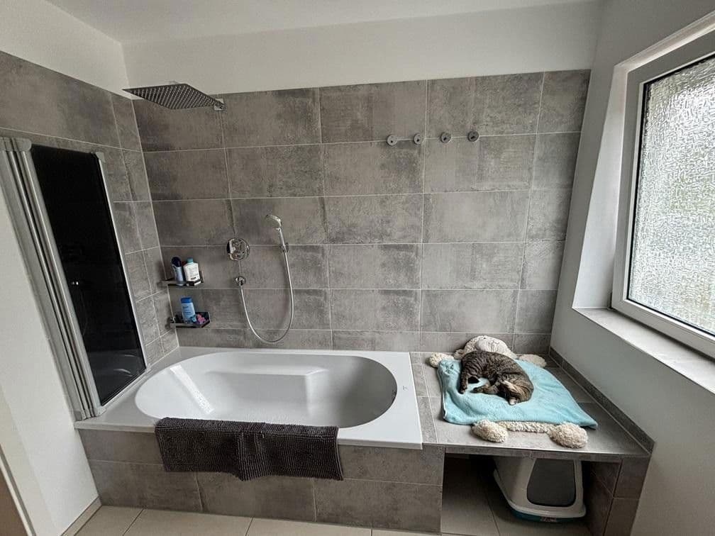 Predaj bytu 3-izbový 83 m², Hennef (Sieg), Severné Porýnie - Westfálsko Predaj bytu 3-izbový 83 m², Hennef (Sieg), Severné Porýnie - Westfálsko