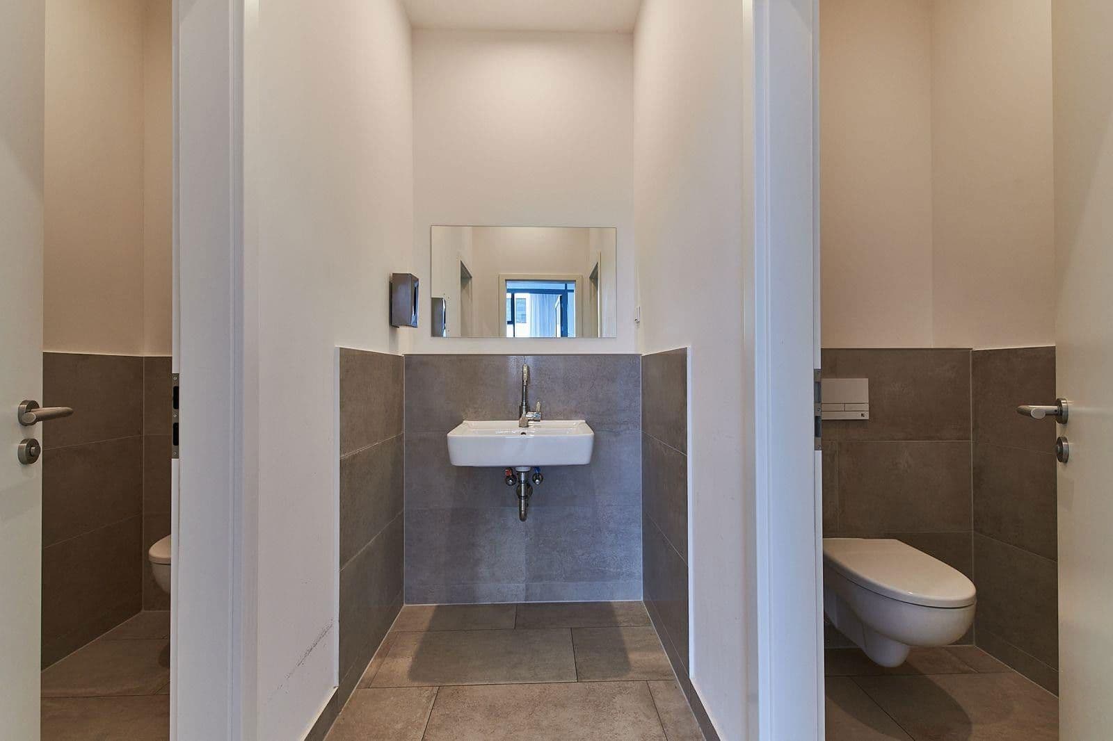 Prenájom kancelárie 541 m², Berlin, Berlín Prenájom kancelárie 541 m², Berlin, Berlín