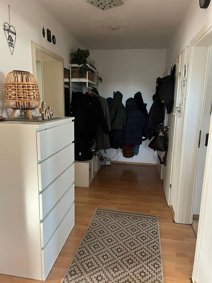 Prenájom bytu 3-izbový 76 m², Kölner Straße 23, Hürth, Severné Porýnie - Westfálsko Prenájom bytu 3-izbový 76 m², Kölner Straße 23, Hürth, Severné Porýnie - Westfálsko