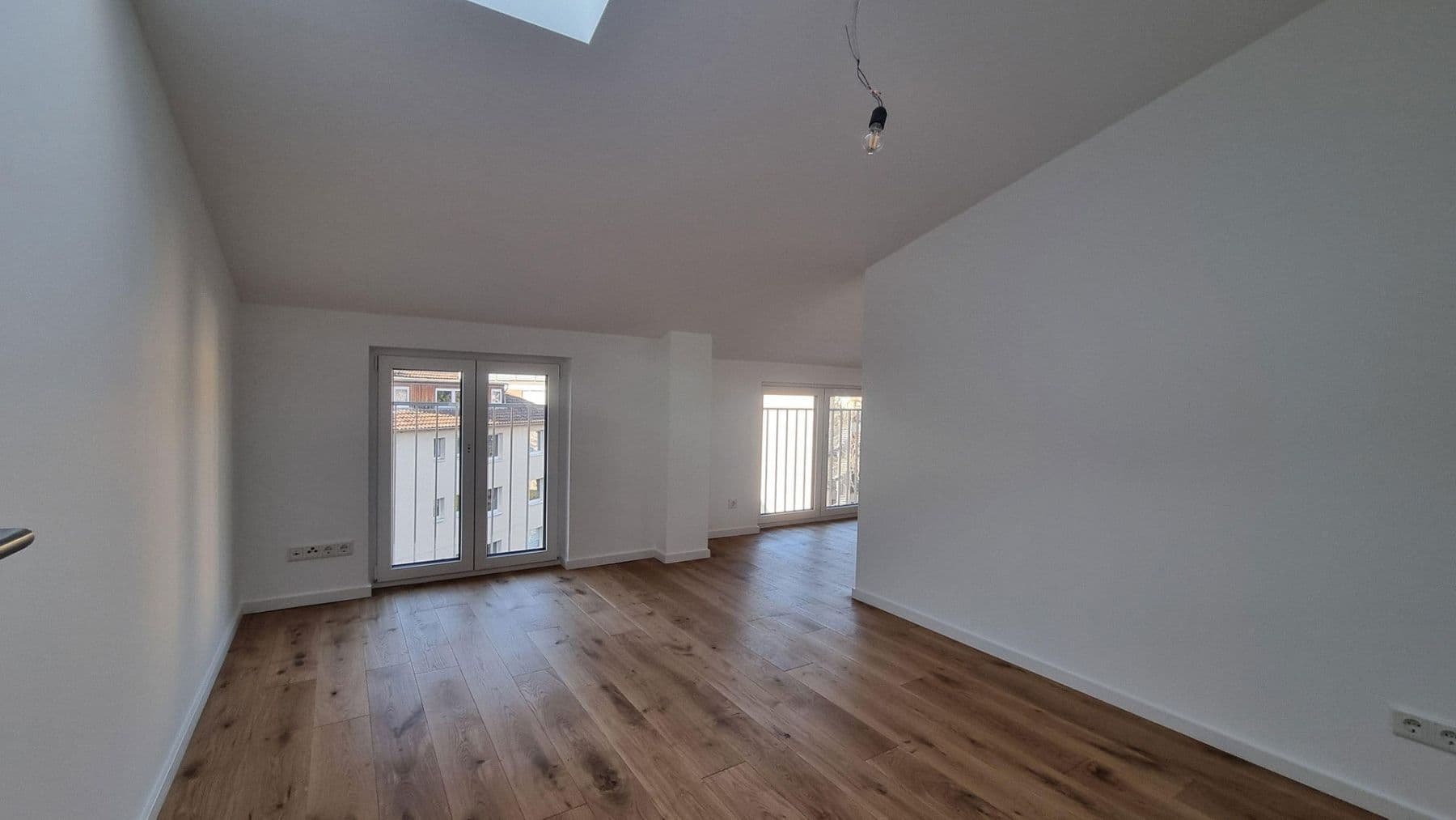 Prenájom bytu 2-izbový 61 m², Frankfurt am Main, Hesensko Prenájom bytu 2-izbový 61 m², Frankfurt am Main, Hesensko