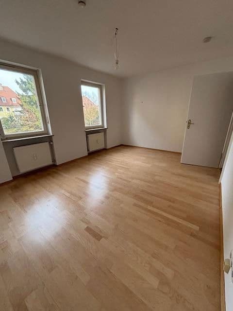 Prenájom bytu 3-izbový 89 m², Nördliche Auffahrtsallee, München, Bavorsko Prenájom bytu 3-izbový 89 m², Nördliche Auffahrtsallee, München, Bavorsko
