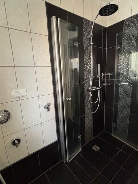 Prenájom bytu 3-izbový 89 m², Nördliche Auffahrtsallee, München, Bavorsko Prenájom bytu 3-izbový 89 m², Nördliche Auffahrtsallee, München, Bavorsko