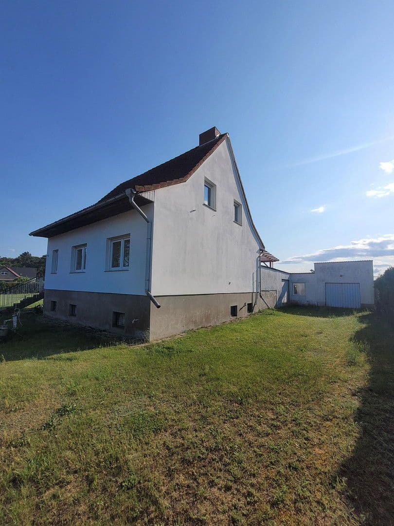 Predaj domu 117 m², pozemek 1.340 m², Burg, Sasko-Anhaltsko Predaj domu 117 m², pozemek 1.340 m², Burg, Sasko-Anhaltsko
