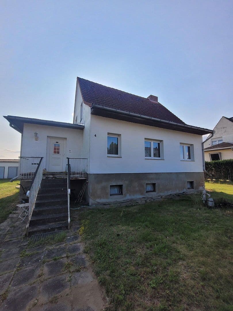 Predaj domu 117 m², pozemek 1.340 m², Burg, Sasko-Anhaltsko Predaj domu 117 m², pozemek 1.340 m², Burg, Sasko-Anhaltsko