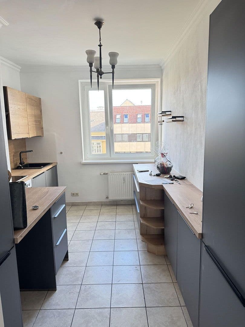 Prenájom bytu 4-izbový 100 m², Villacherstrasse 1B, Klagenfurt, Korutánsko Prenájom bytu 4-izbový 100 m², Villacherstrasse 1B, Klagenfurt, Korutánsko