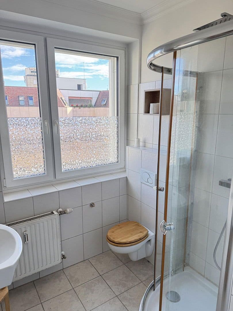 Prenájom bytu 4-izbový 100 m², Villacherstrasse 1B, Klagenfurt, Korutánsko Prenájom bytu 4-izbový 100 m², Villacherstrasse 1B, Klagenfurt, Korutánsko