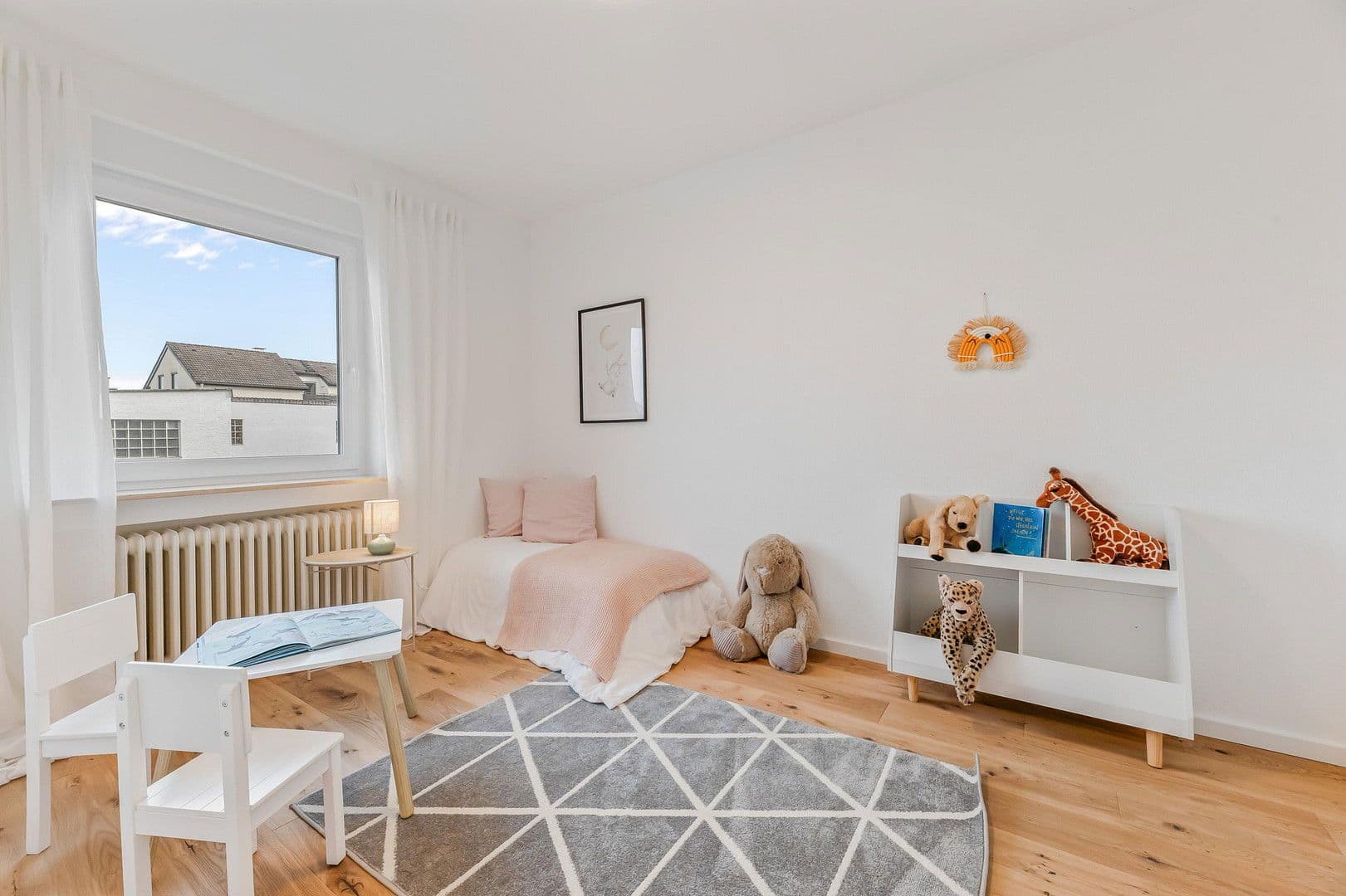 Predaj domu 200 m², pozemek 188 m², Saalbaustraße 29, Neu-Ulm, Bavorsko Predaj domu 200 m², pozemek 188 m², Saalbaustraße 29, Neu-Ulm, Bavorsko