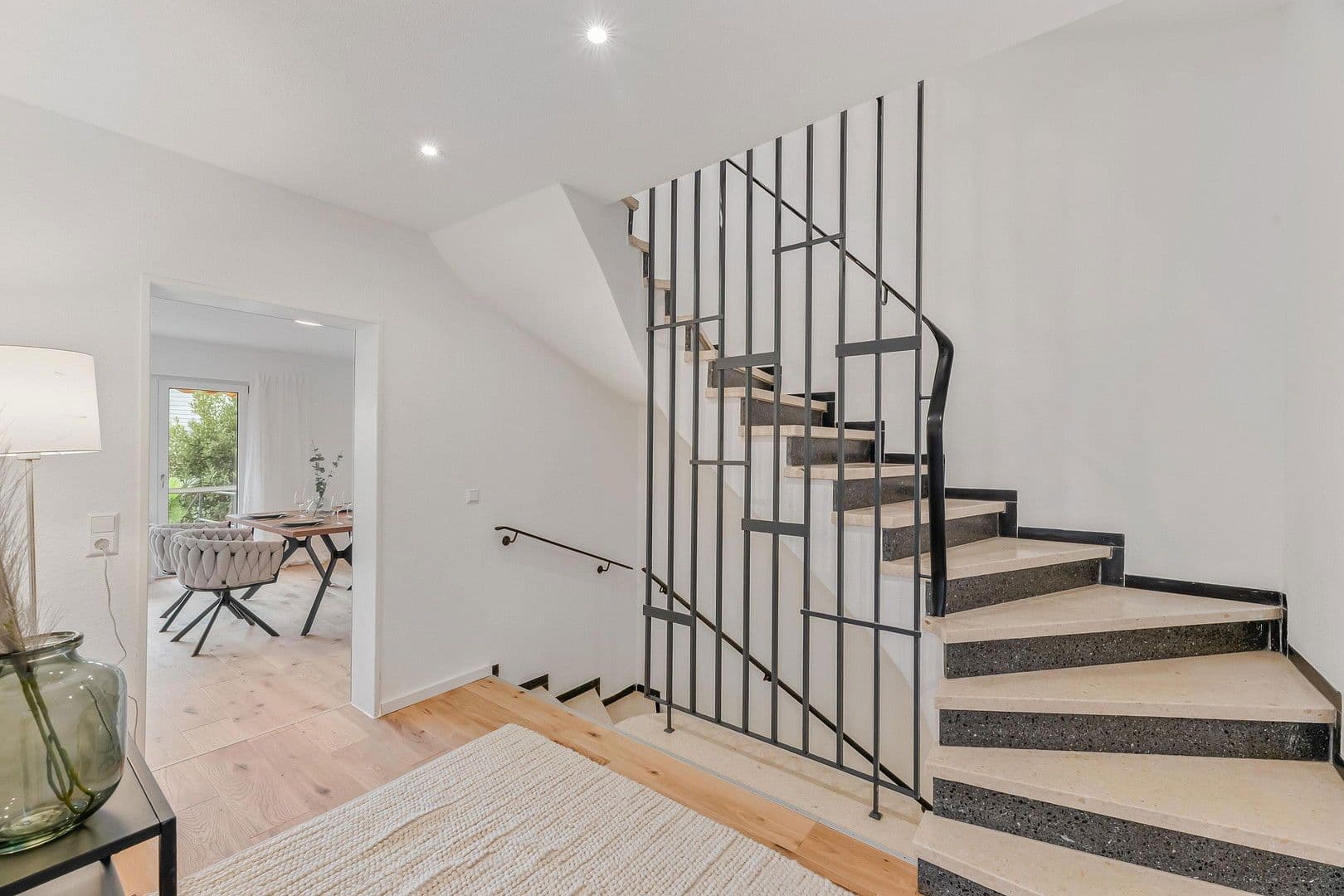 Predaj domu 200 m², pozemek 188 m², Saalbaustraße 29, Neu-Ulm, Bavorsko Predaj domu 200 m², pozemek 188 m², Saalbaustraße 29, Neu-Ulm, Bavorsko