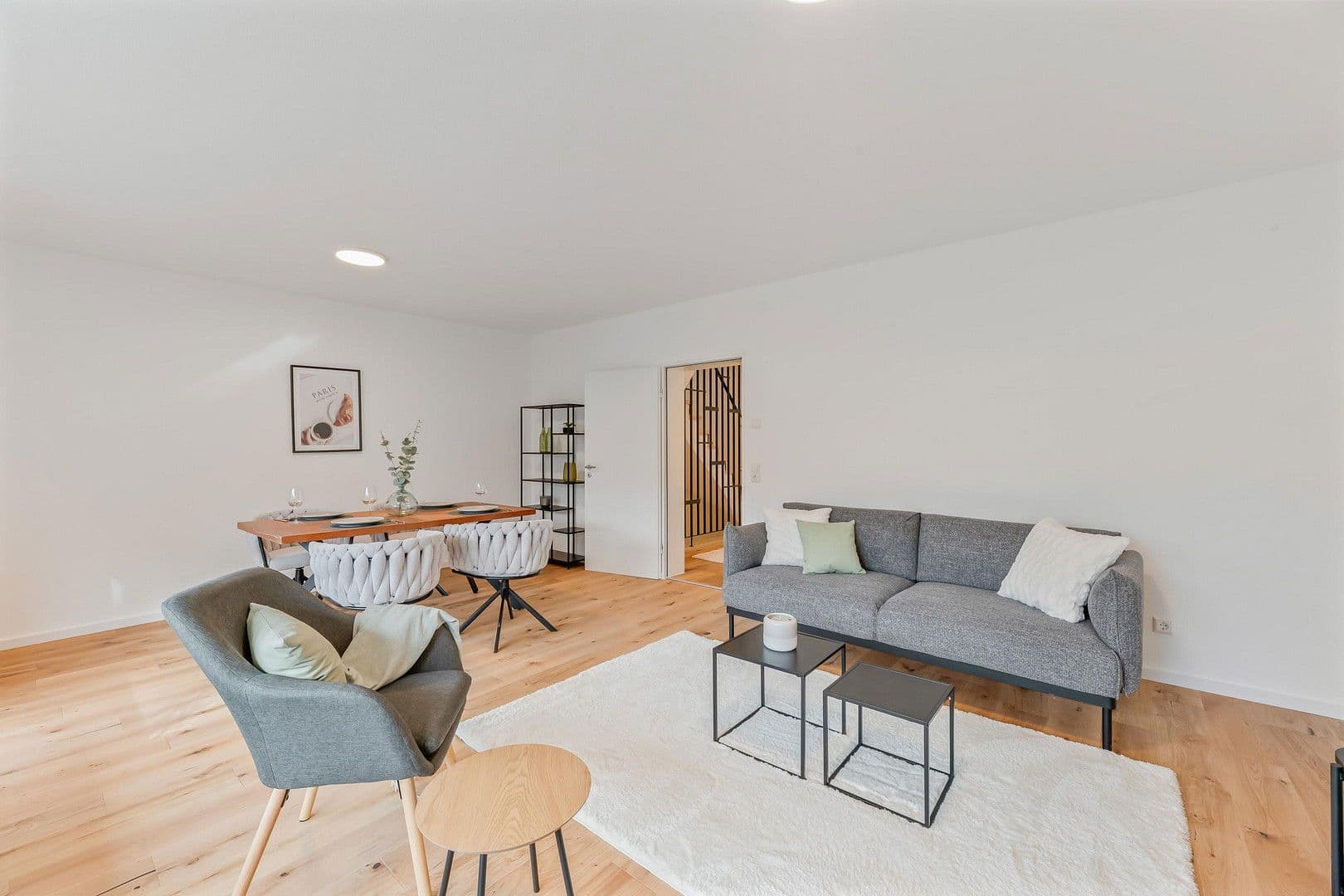 Predaj domu 200 m², pozemek 188 m², Saalbaustraße 29, Neu-Ulm, Bavorsko Predaj domu 200 m², pozemek 188 m², Saalbaustraße 29, Neu-Ulm, Bavorsko