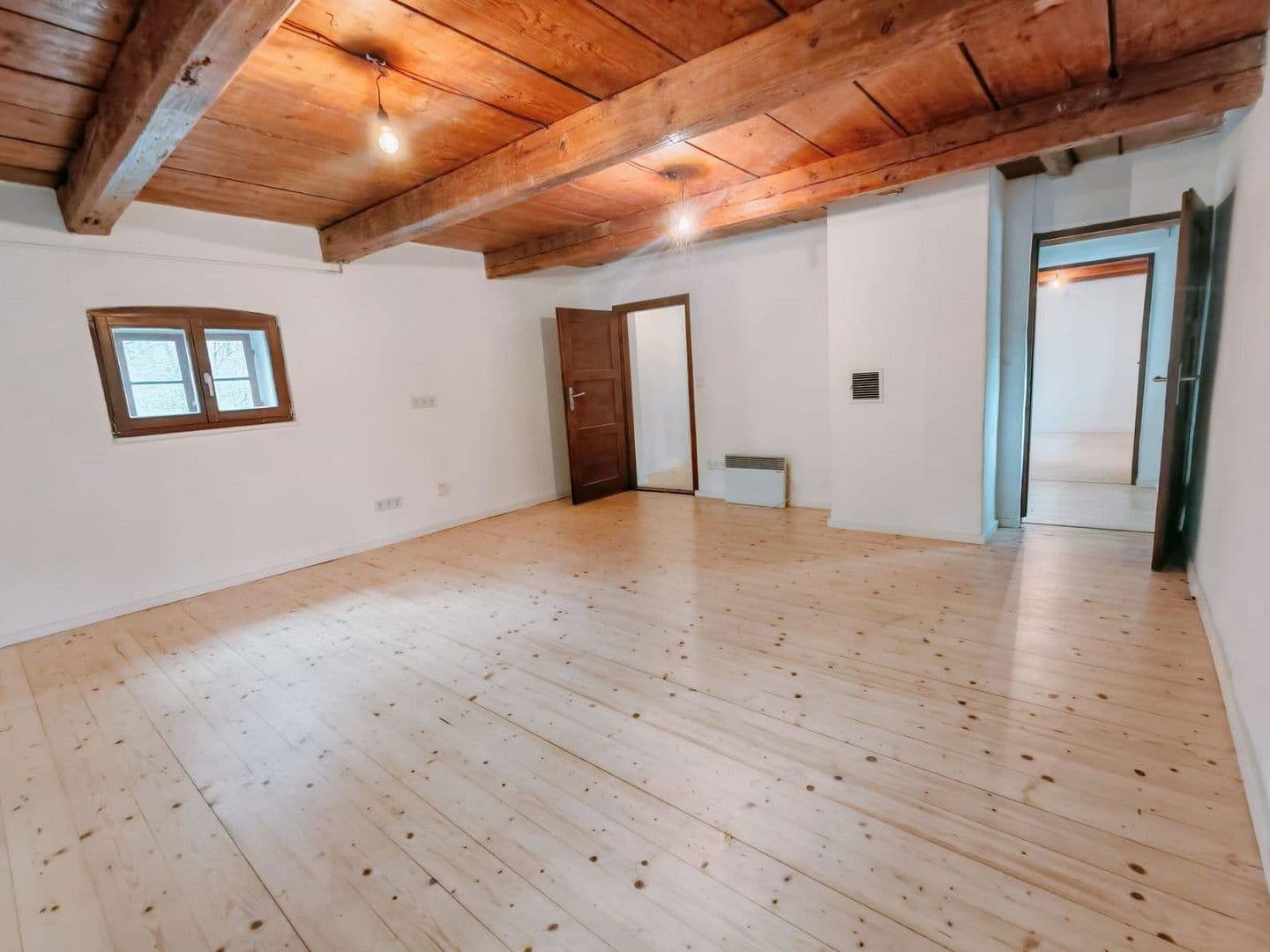 Predaj domu 130 m², pozemek 2.678 m², Manthalstr. 2, Berg, Bavorsko Predaj domu 130 m², pozemek 2.678 m², Manthalstr. 2, Berg, Bavorsko