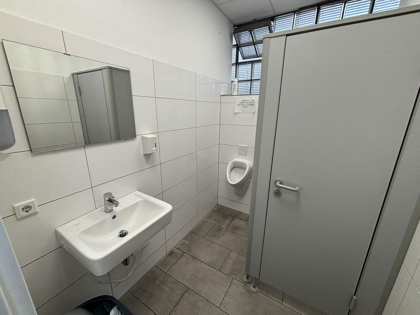 Prenájom nebytového priestoru 285 m², Münsterstrasse 330, Düsseldorf, Severné Porýnie - Westfálsko Prenájom nebytového priestoru 285 m², Münsterstrasse 330, Düsseldorf, Severné Porýnie - Westfálsko