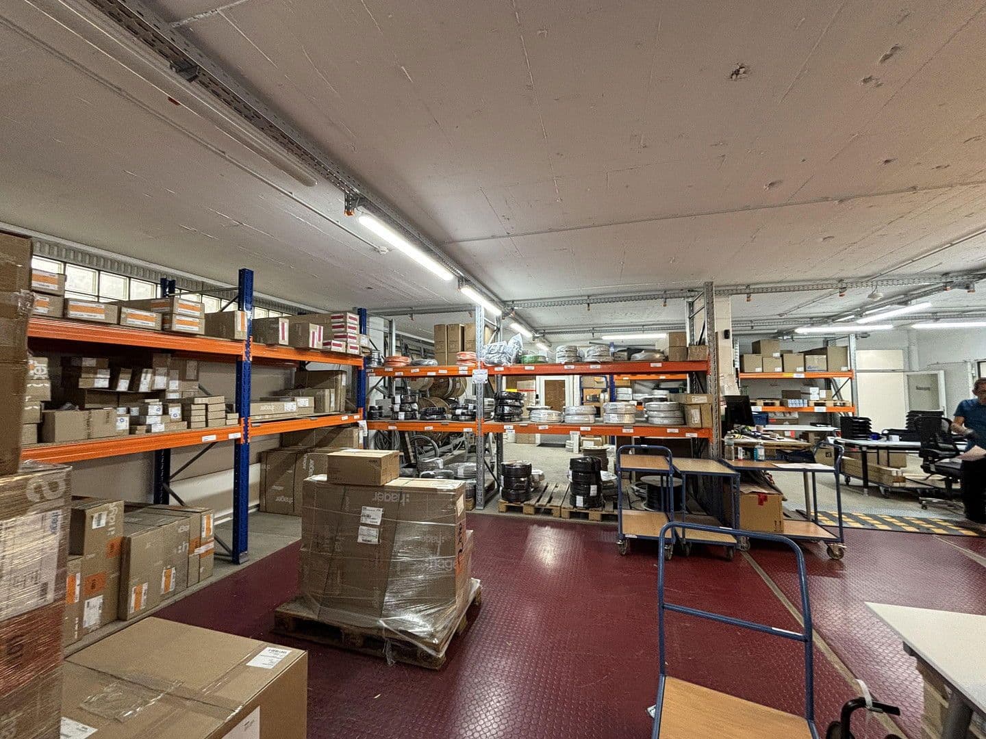 Prenájom nebytového priestoru 285 m², Münsterstrasse 330, Düsseldorf, Severné Porýnie - Westfálsko Prenájom nebytového priestoru 285 m², Münsterstrasse 330, Düsseldorf, Severné Porýnie - Westfálsko