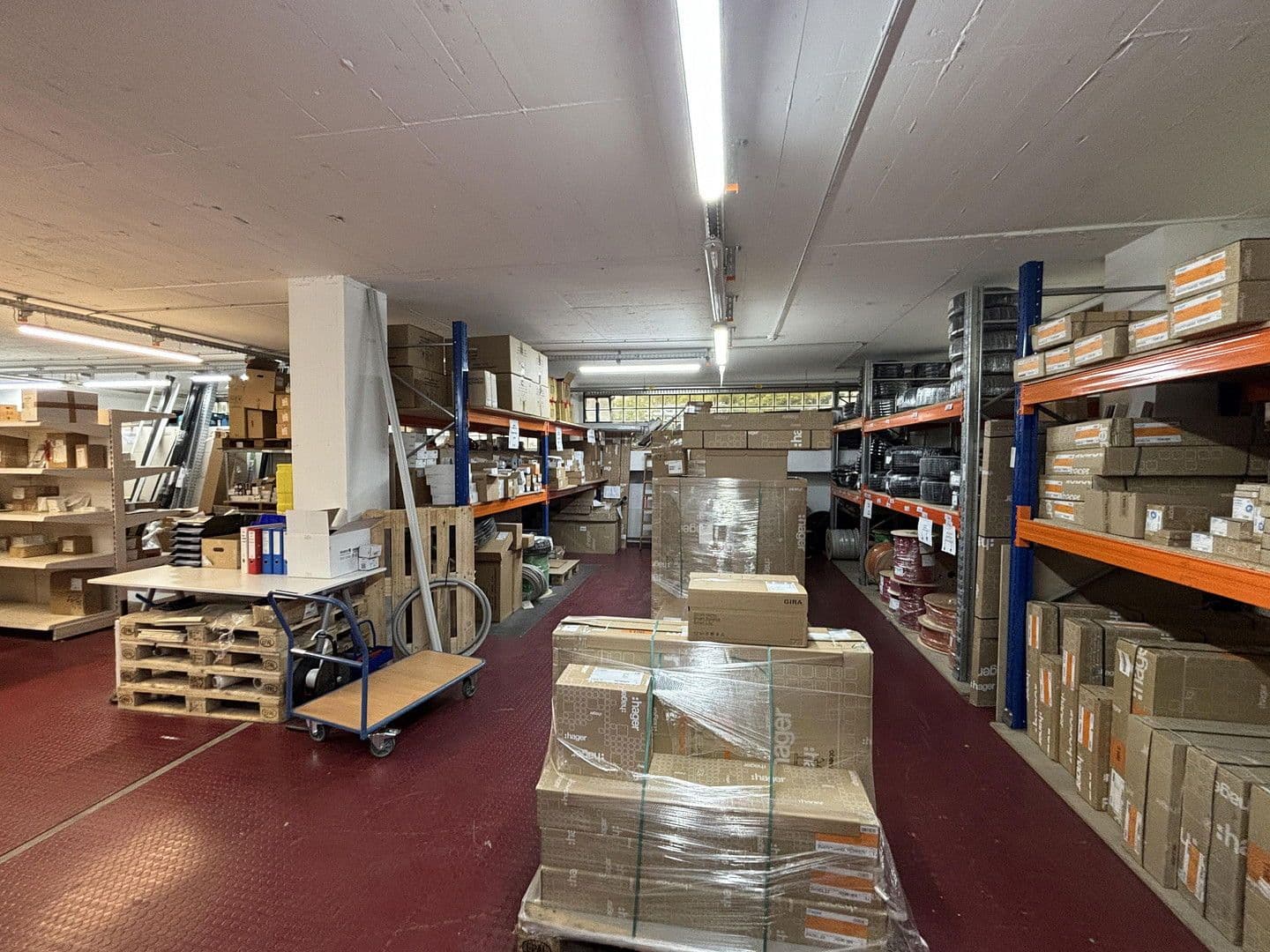 Prenájom nebytového priestoru 285 m², Münsterstrasse 330, Düsseldorf, Severné Porýnie - Westfálsko Prenájom nebytového priestoru 285 m², Münsterstrasse 330, Düsseldorf, Severné Porýnie - Westfálsko