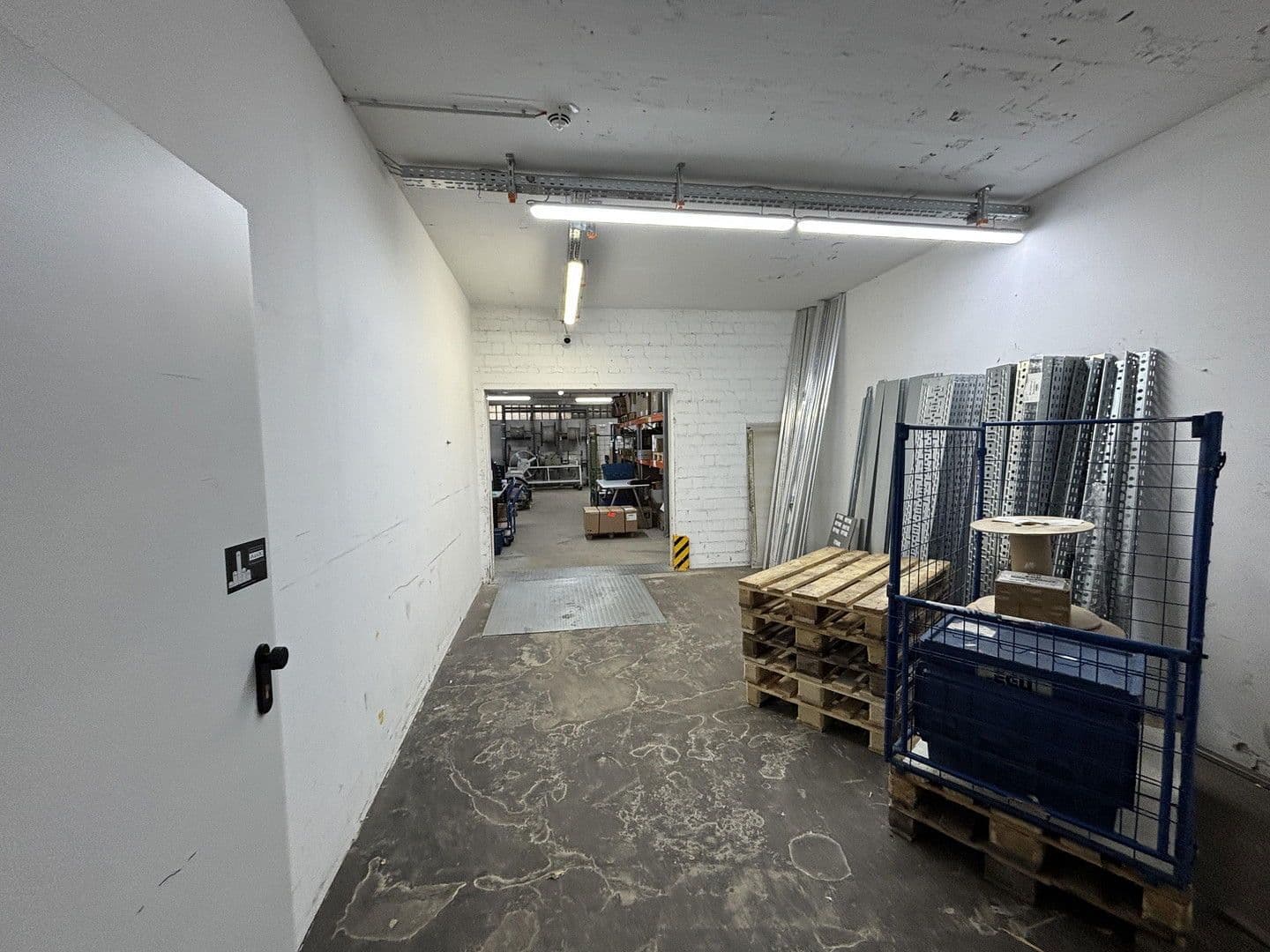 Prenájom nebytového priestoru 285 m², Münsterstrasse 330, Düsseldorf, Severné Porýnie - Westfálsko Prenájom nebytového priestoru 285 m², Münsterstrasse 330, Düsseldorf, Severné Porýnie - Westfálsko