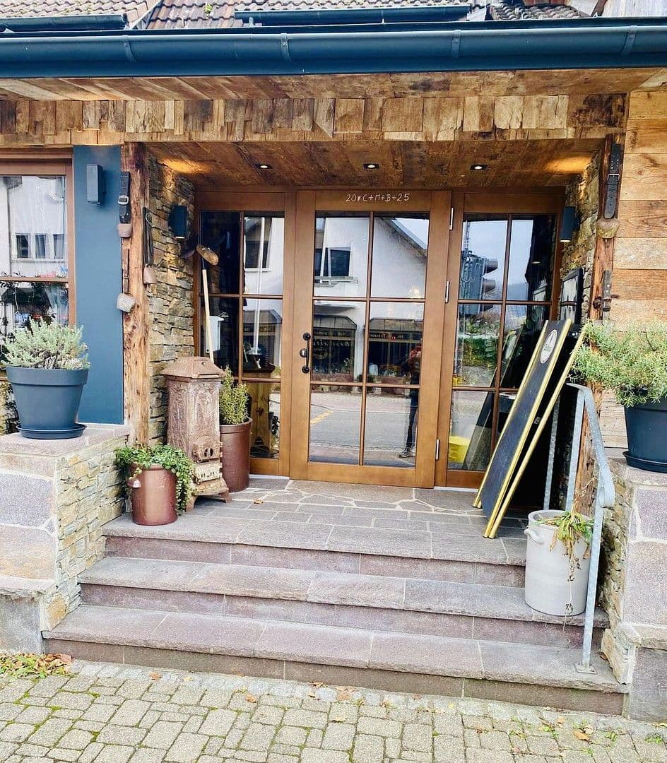 Predaj nebytového priestoru 1.100 m², Hauptstraße 40, Klettgau, Bádensko-Wurttembersko Predaj nebytového priestoru 1.100 m², Hauptstraße 40, Klettgau, Bádensko-Wurttembersko