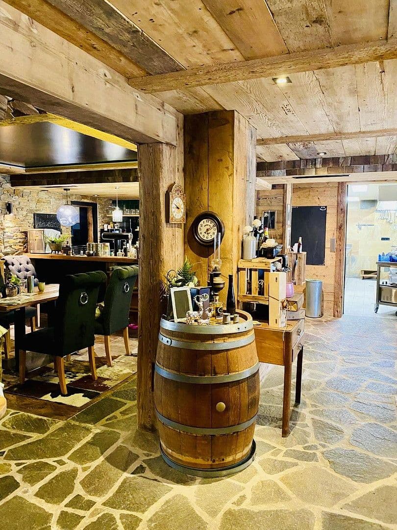 Predaj nebytového priestoru 1.100 m², Hauptstraße 40, Klettgau, Bádensko-Wurttembersko Predaj nebytového priestoru 1.100 m², Hauptstraße 40, Klettgau, Bádensko-Wurttembersko