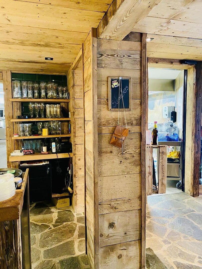 Predaj nebytového priestoru 1.100 m², Hauptstraße 40, Klettgau, Bádensko-Wurttembersko Predaj nebytového priestoru 1.100 m², Hauptstraße 40, Klettgau, Bádensko-Wurttembersko