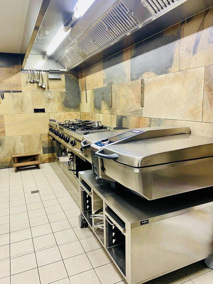 Predaj nebytového priestoru 1.100 m², Hauptstraße 40, Klettgau, Bádensko-Wurttembersko Predaj nebytového priestoru 1.100 m², Hauptstraße 40, Klettgau, Bádensko-Wurttembersko