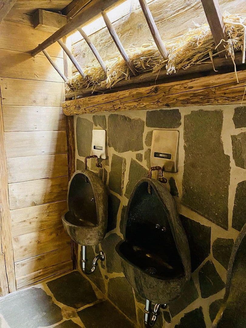 Predaj nebytového priestoru 1.100 m², Hauptstraße 40, Klettgau, Bádensko-Wurttembersko Predaj nebytového priestoru 1.100 m², Hauptstraße 40, Klettgau, Bádensko-Wurttembersko