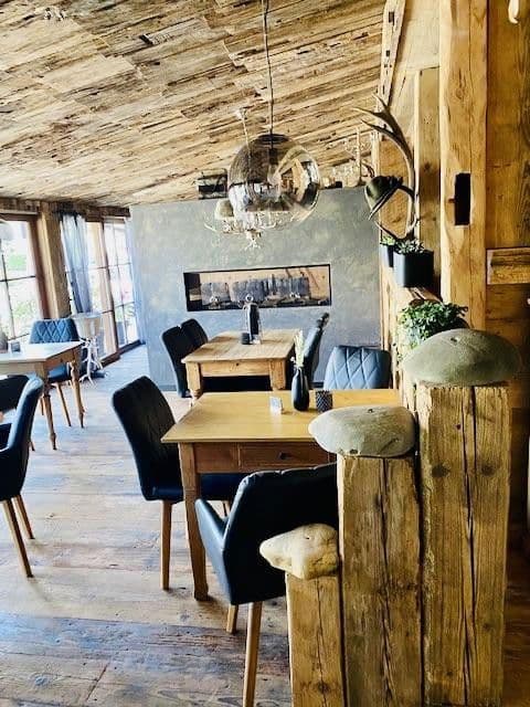 Predaj nebytového priestoru 1.100 m², Hauptstraße 40, Klettgau, Bádensko-Wurttembersko Predaj nebytového priestoru 1.100 m², Hauptstraße 40, Klettgau, Bádensko-Wurttembersko