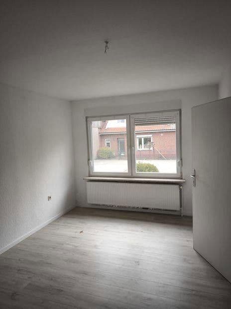 Predaj domu 120 m², pozemek 1.300 m², Wiefelstede, Dolné Sasko Predaj domu 120 m², pozemek 1.300 m², Wiefelstede, Dolné Sasko