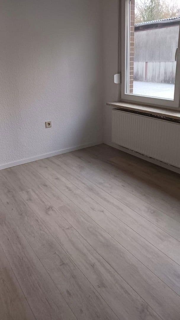 Predaj domu 120 m², pozemek 1.300 m², Wiefelstede, Dolné Sasko Predaj domu 120 m², pozemek 1.300 m², Wiefelstede, Dolné Sasko