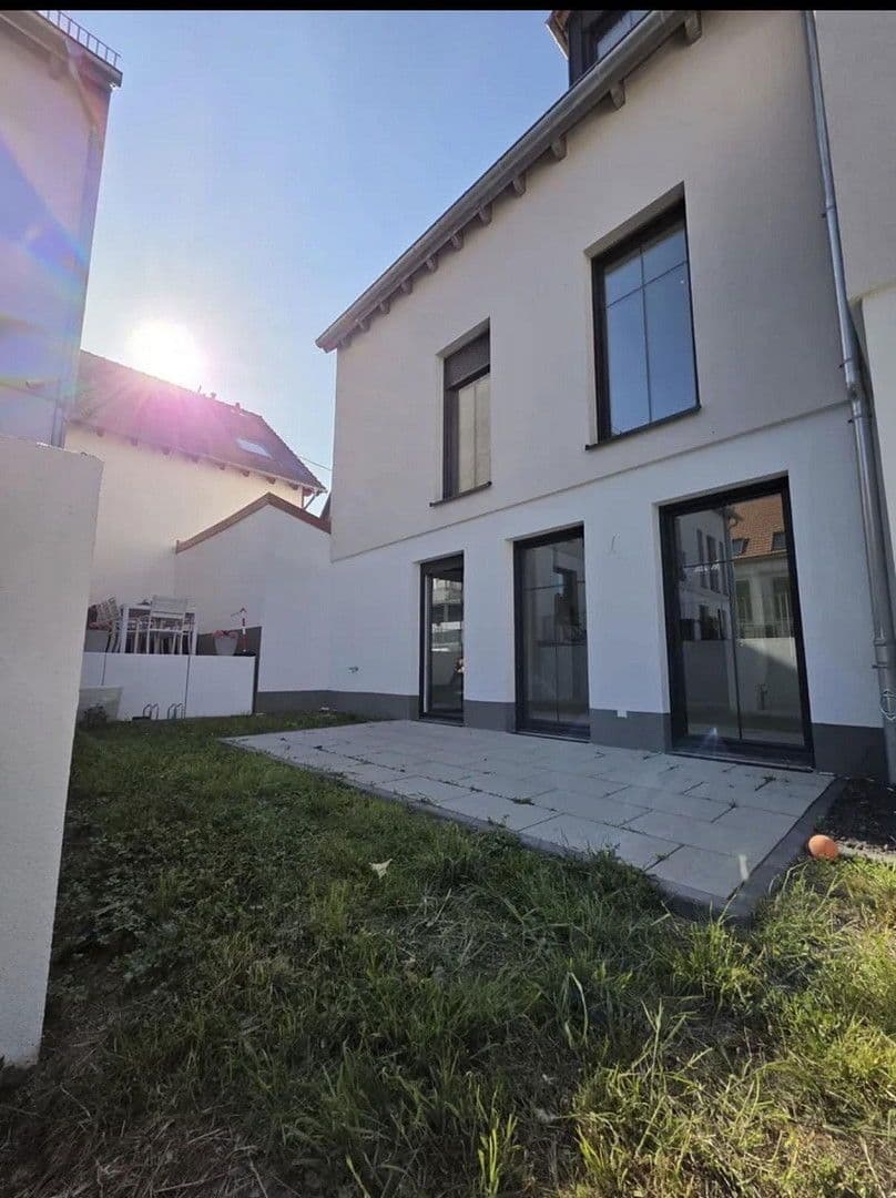 Prenájom domu 145 m², pozemek 30 m², Idstein, Hesensko Prenájom domu 145 m², pozemek 30 m², Idstein, Hesensko