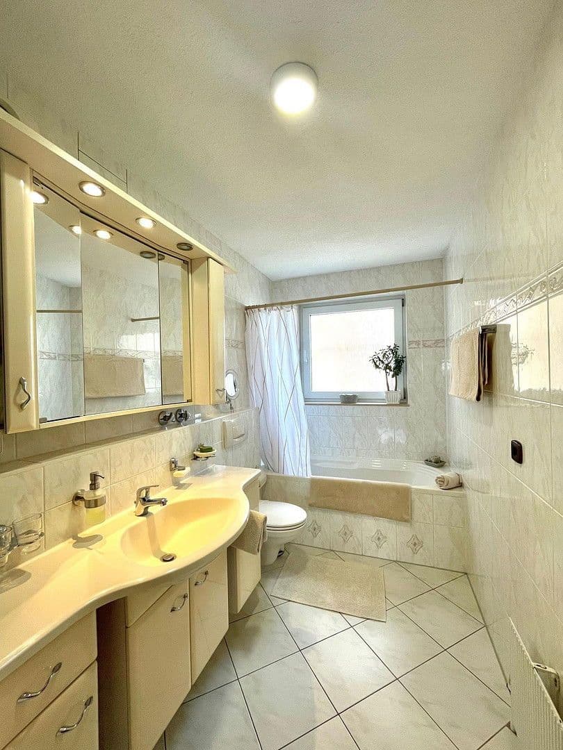 Predaj bytu 5-izbový 130 m², Bietigheim-Bissingen, Bádensko-Wurttembersko Predaj bytu 5-izbový 130 m², Bietigheim-Bissingen, Bádensko-Wurttembersko