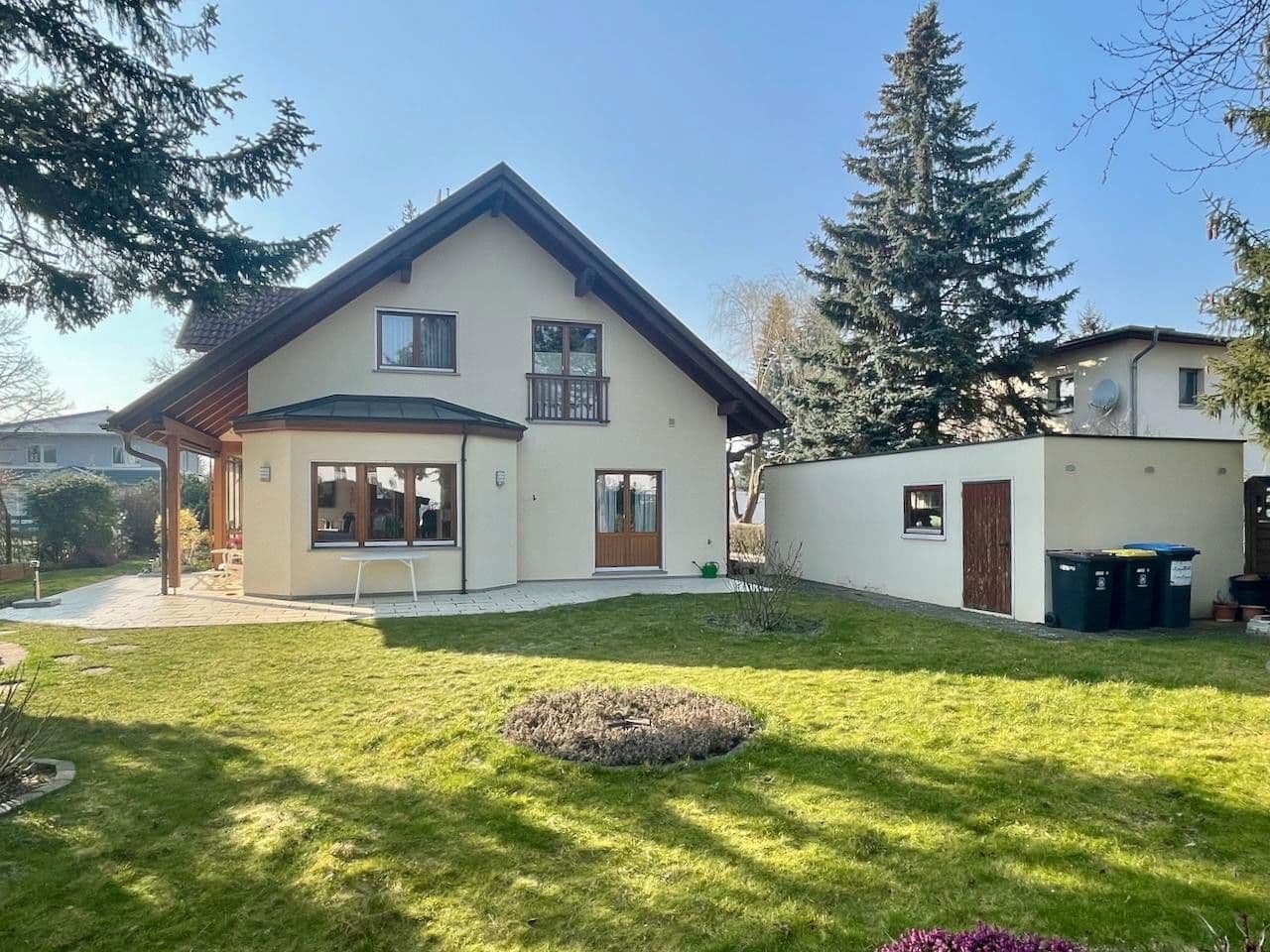 Predaj domu 169 m², pozemek 758 m², Glienicke/Nordbahn, Brandenbursko Predaj domu 169 m², pozemek 758 m², Glienicke/Nordbahn, Brandenbursko