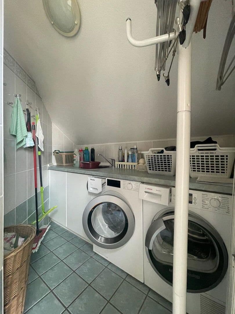 Predaj domu 169 m², pozemek 758 m², Glienicke/Nordbahn, Brandenbursko Predaj domu 169 m², pozemek 758 m², Glienicke/Nordbahn, Brandenbursko