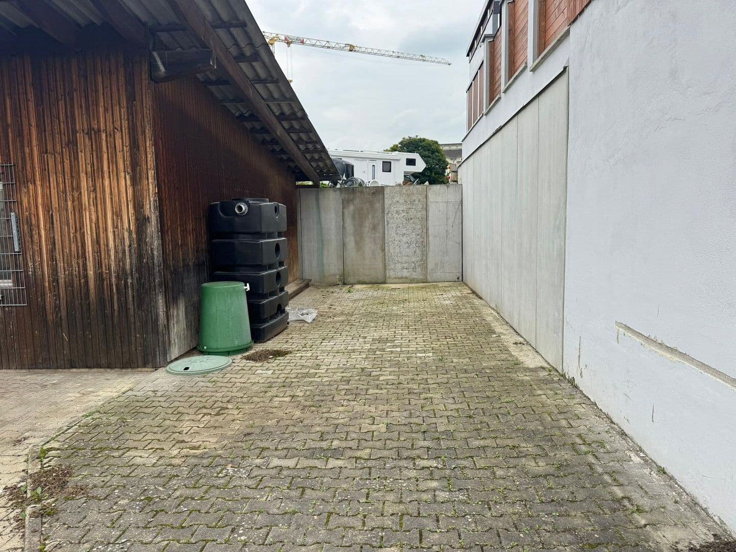 Prenájom nebytového priestoru 862 m², Ofterdingen, Bádensko-Wurttembersko Prenájom nebytového priestoru 862 m², Ofterdingen, Bádensko-Wurttembersko