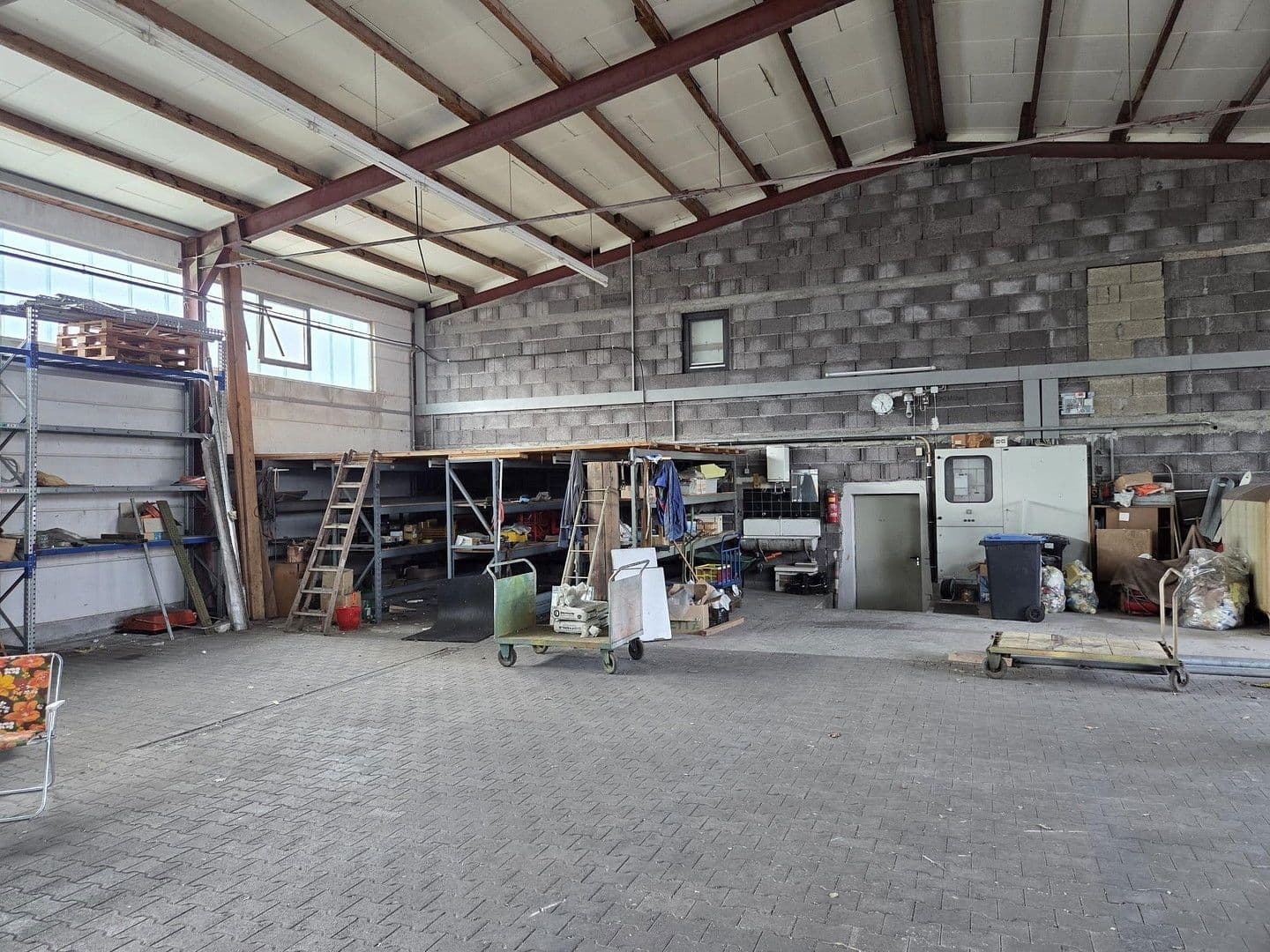 Prenájom nebytového priestoru 862 m², Ofterdingen, Bádensko-Wurttembersko Prenájom nebytového priestoru 862 m², Ofterdingen, Bádensko-Wurttembersko