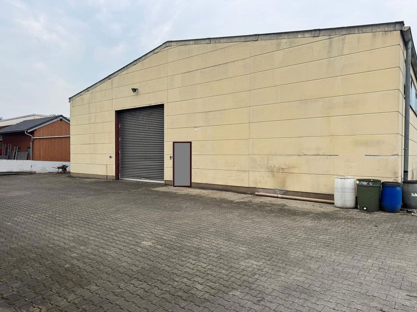 Prenájom nebytového priestoru 862 m², Ofterdingen, Bádensko-Wurttembersko Prenájom nebytového priestoru 862 m², Ofterdingen, Bádensko-Wurttembersko
