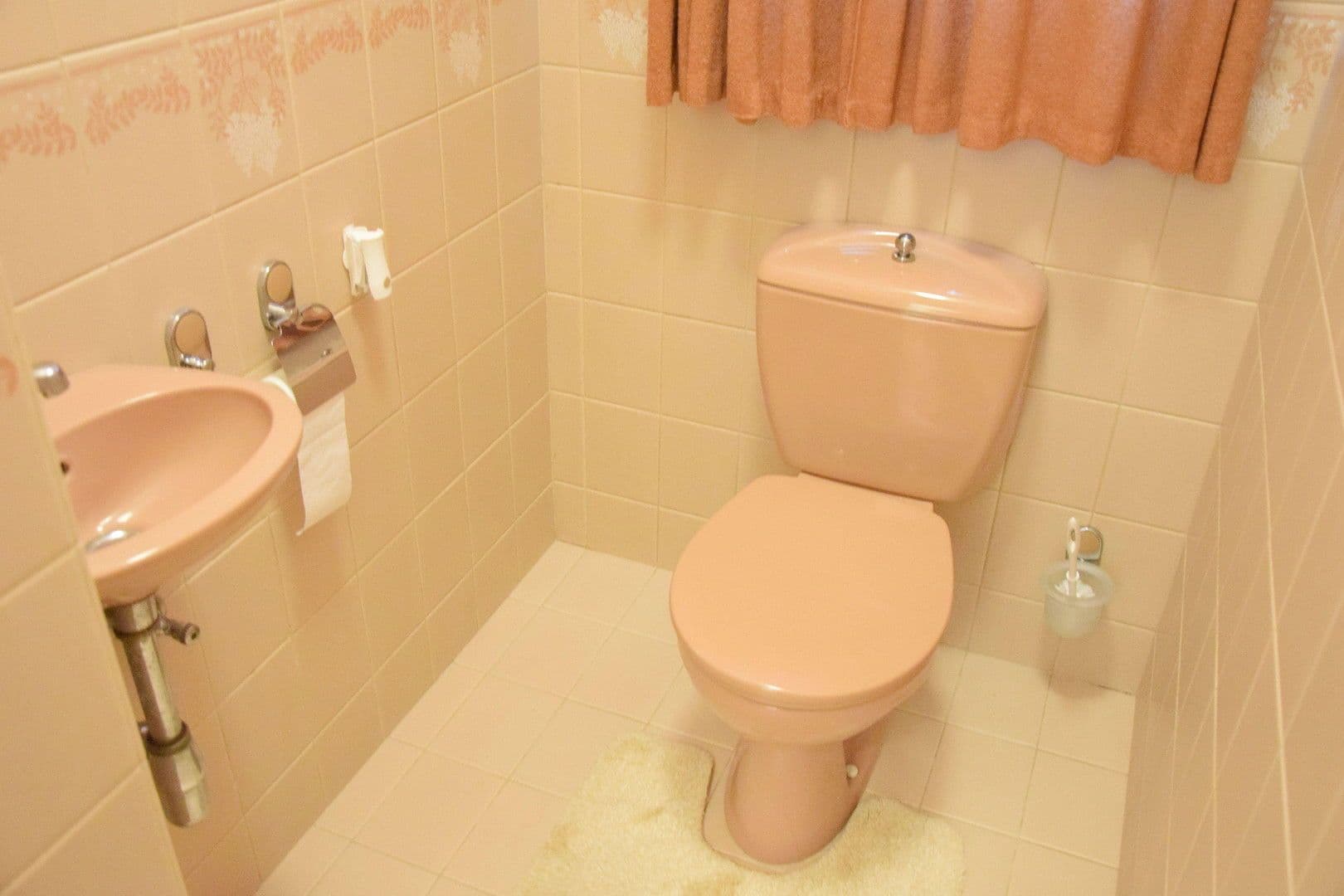 Predaj domu 250 m², pozemek 1.113 m², Niederwaldstraße 22, Eichgraben, Dolné Rakúsko Predaj domu 250 m², pozemek 1.113 m², Niederwaldstraße 22, Eichgraben, Dolné Rakúsko