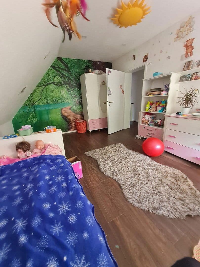 Predaj domu 185 m², pozemek 996 m², Kaiserslautern, Porýnie-Falcko Predaj domu 185 m², pozemek 996 m², Kaiserslautern, Porýnie-Falcko